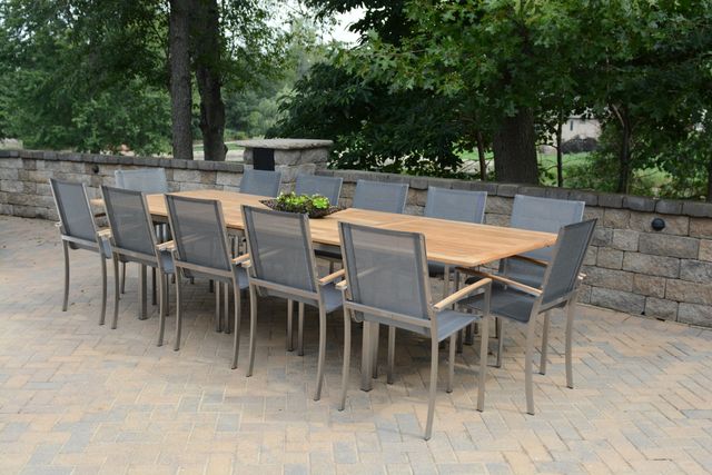 Three Birds Casual Avanti Extension Table 81-121"