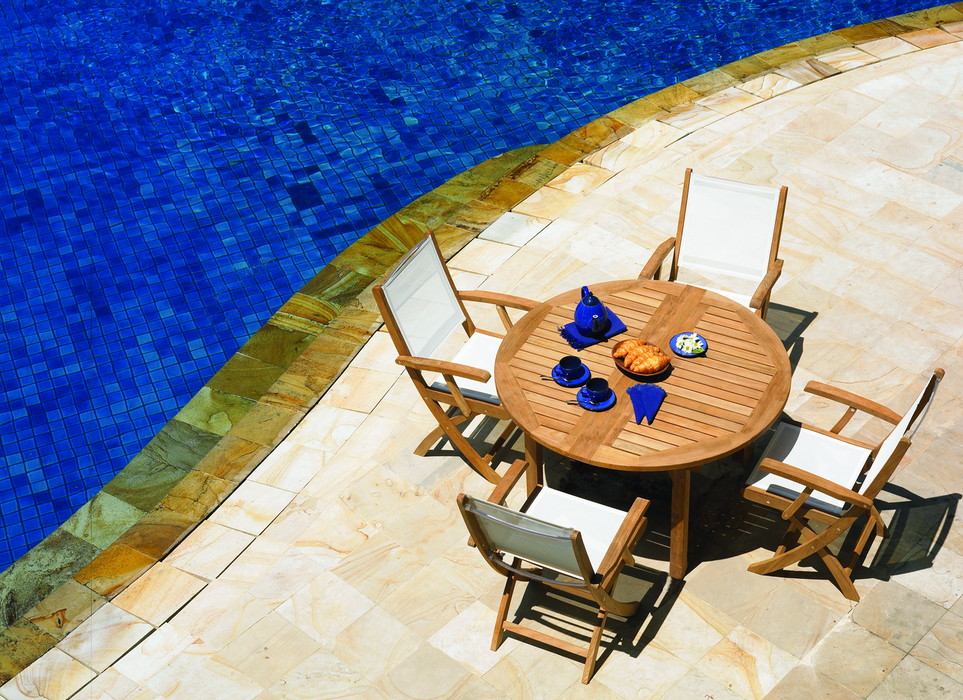 Three Birds Casual Chelsea Round Extension Table 48-72"