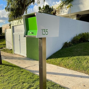 The Original Retrobox in ARCTIC WHITE - Modern Mailbox