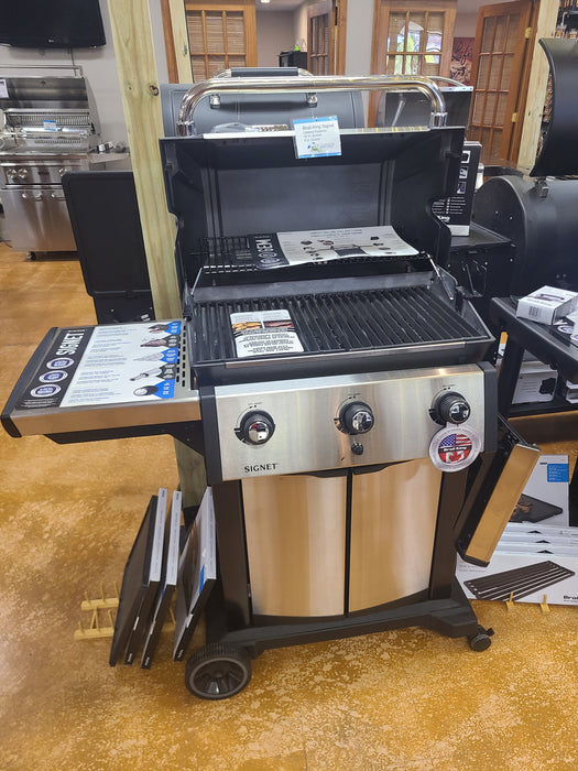 Broil King Signet 320 LP Grill, LP- Local Showroom