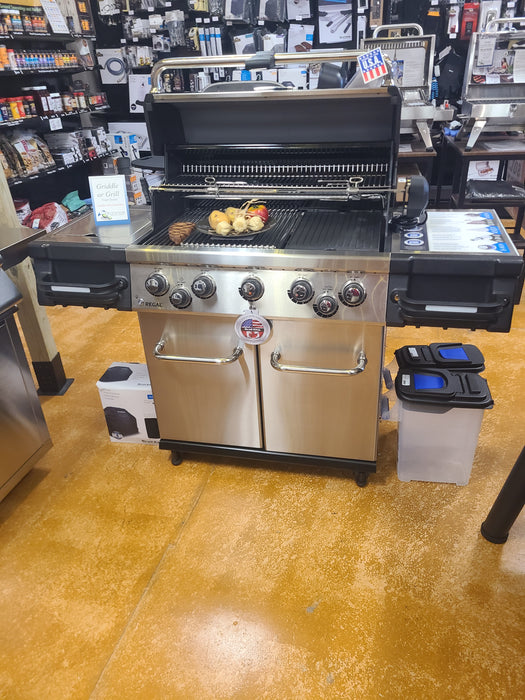 Broil King Regal S590 Pro LP Grill - Local Showroom