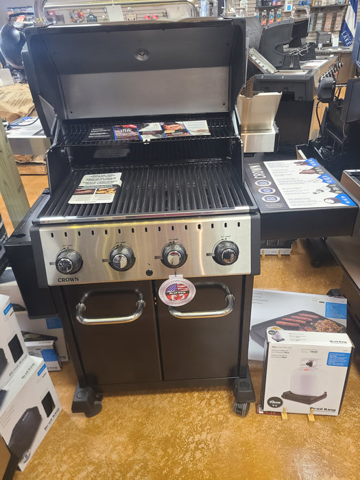 Broil King Crown 420 LP Grill - Local Showroom