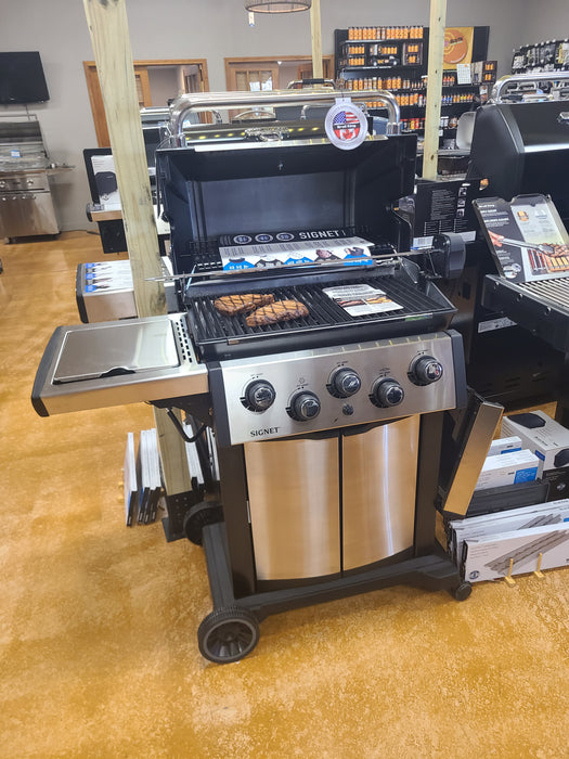 Broil King Signet 390 LP Grill - Local Showroom