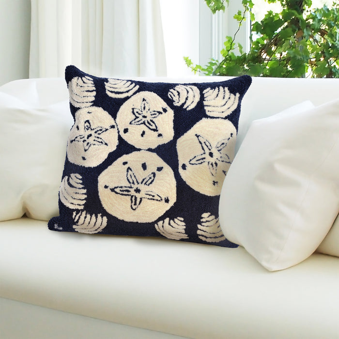 Liora Manne Frontporch Shell Toss Indoor/Outdoor Pillow Navy